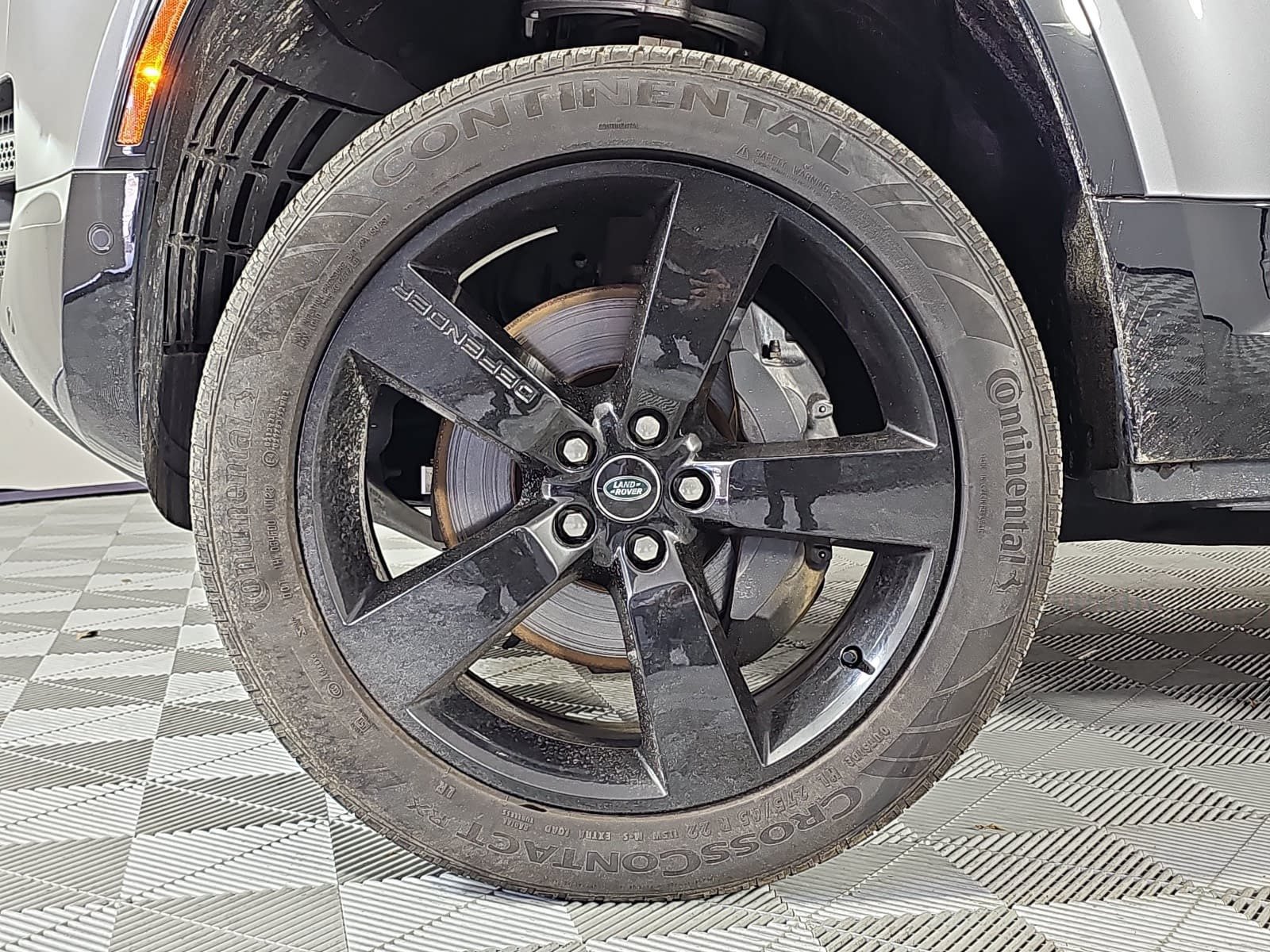 Used 2023 Land Rover Defender 130 X-Dynamic SE AWD/4WD image 8