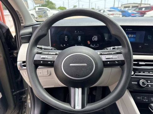 Used 2025 Hyundai Tucson SE FWD image 21