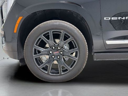 Used 2026 GMC Yukon Denali w/ Sun & Power Step Package AWD/4WD image 40