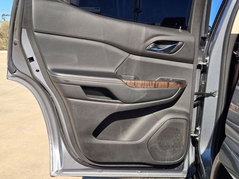 Certified 2021 GMC Acadia Denali w/ Denali Technology Package image 16