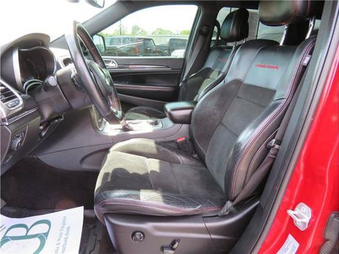 Used 2017 Jeep Grand Cherokee Trailhawk AWD/4WD image 3