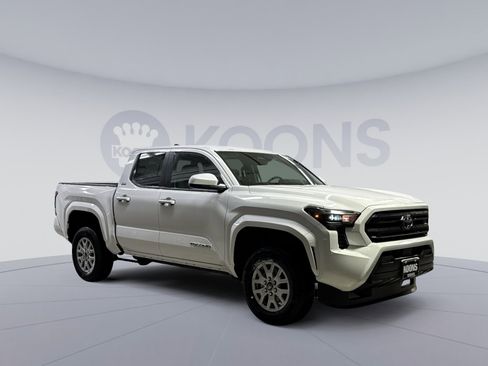 New 2025 Toyota Tacoma SR5 AWD/4WD image 10