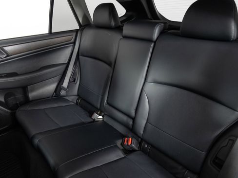 Used 2017 Subaru Outback 3.6R Limited image 17