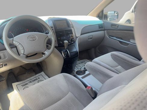 Used 2009 Toyota Sienna LE FWD image 18
