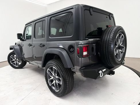 Used 2024 Jeep Wrangler Unlimited Sport AWD/4WD image 7