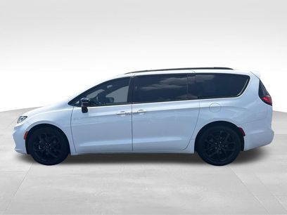Used 2024 Chrysler Pacifica Touring-L w/ S Appearance Package