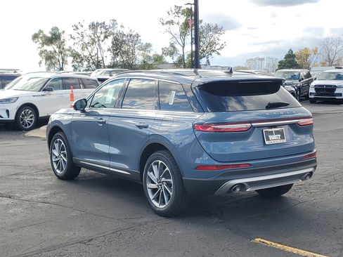 New 2026 Lincoln Corsair Premiere image 3