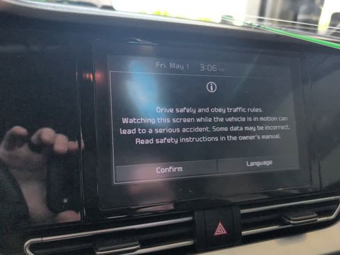 Used 2022 Kia Niro LX FWD image 11