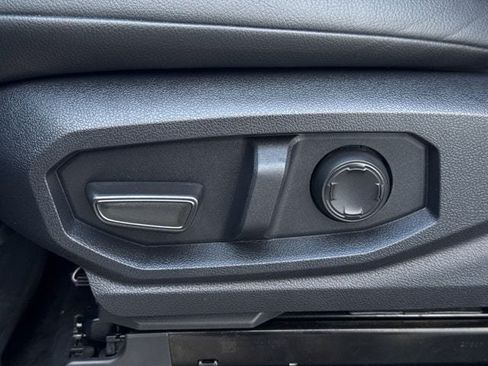 Used 2025 Toyota Tacoma TRD Pro AWD/4WD image 32