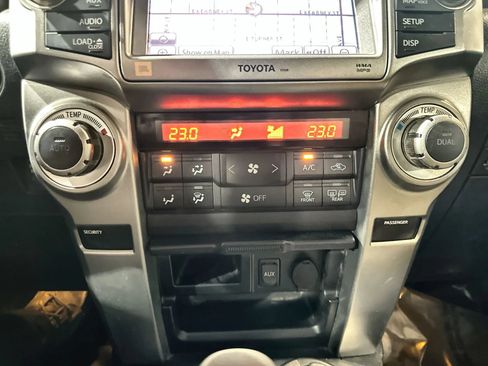 Used 2011 Toyota 4Runner SR5 AWD/4WD image 21