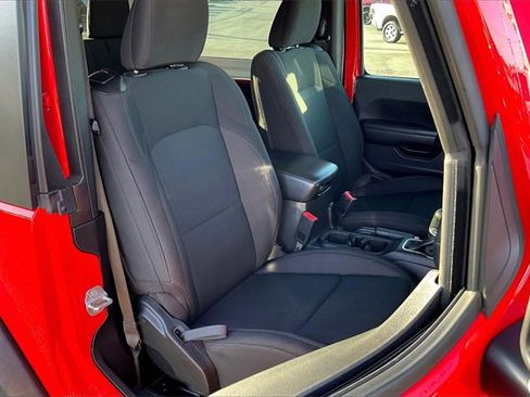 Used 2018 Jeep Wrangler Sport S image 8