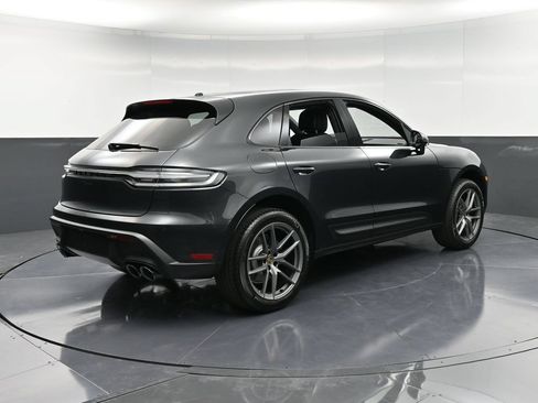 Certified 2026 Porsche Macan AWD/4WD image 8