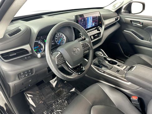 Used 2020 Toyota Highlander Platinum image 9