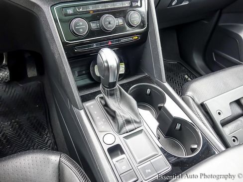 Used 2022 Volkswagen Atlas Cross Sport SE FWD image 21