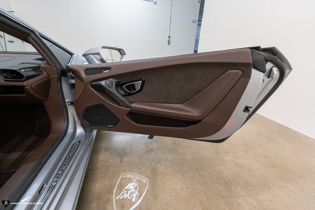 Used 2020 Lamborghini Huracan EVO AWD/4WD image 30