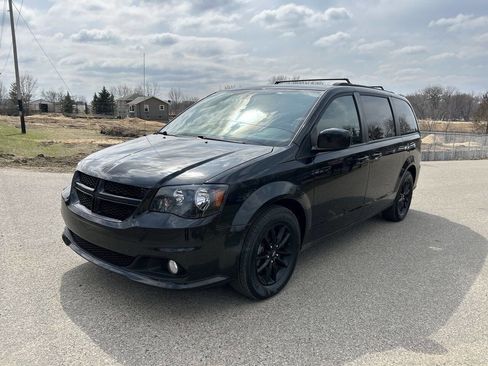 Used 2019 Dodge Grand Caravan GT image 2