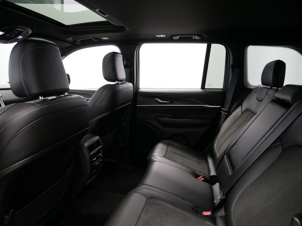 New 2026 Jeep Grand Cherokee Altitude AWD/4WD image 14