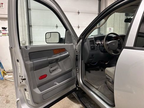 Used 2006 Dodge Ram 2500 Truck SLT w/ Light Group AWD/4WD image 11