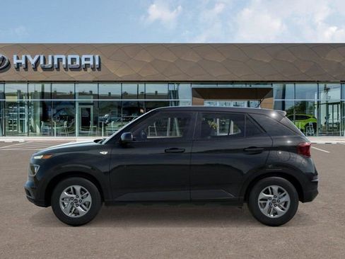 New 2026 Hyundai Venue SE image 2