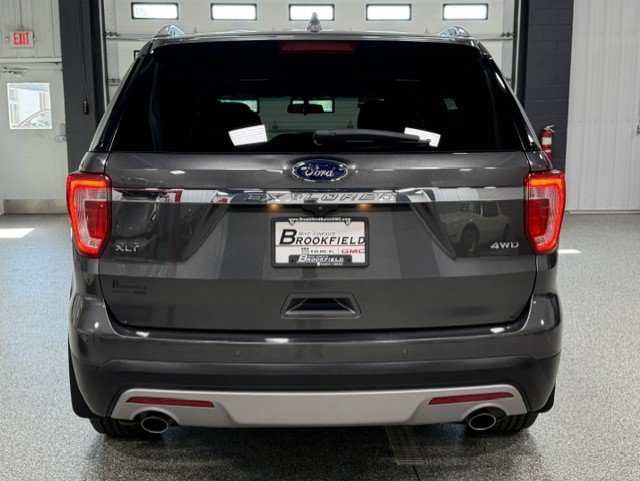 Used 2017 Ford Explorer XLT AWD/4WD image 4