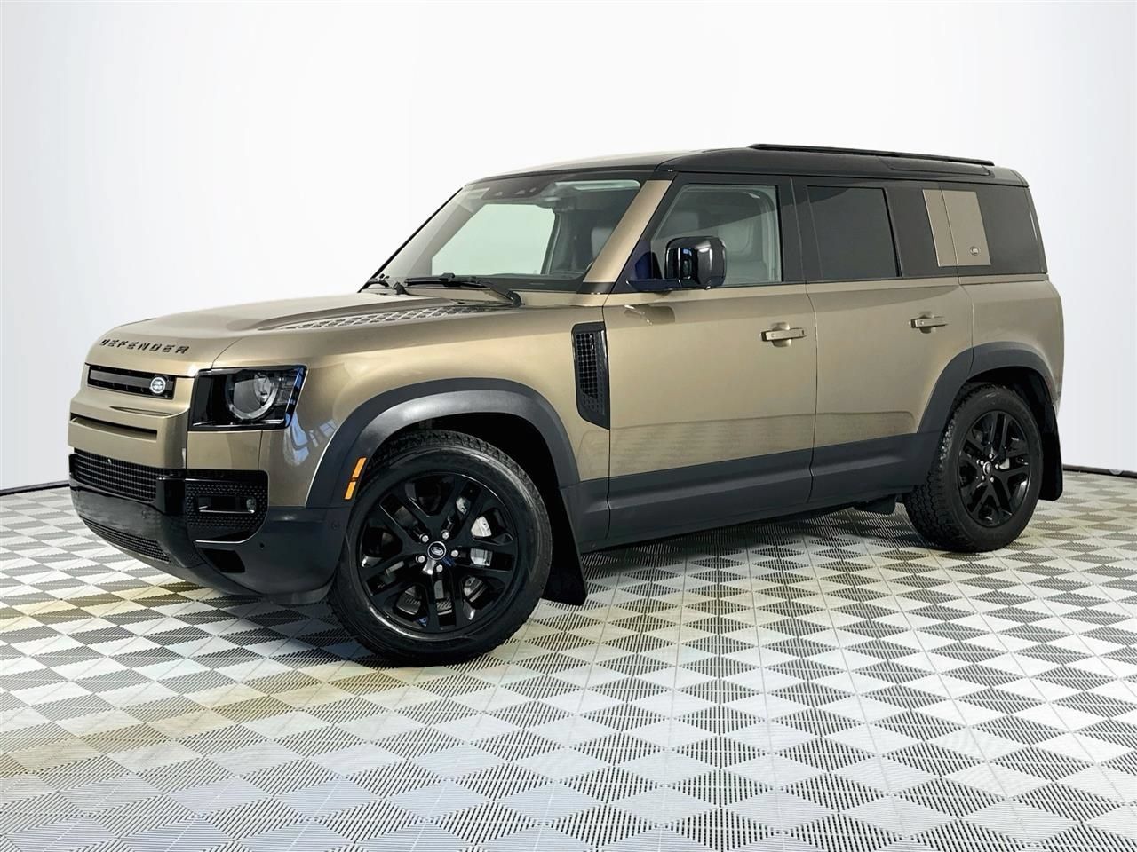 Used 2020 Land Rover Defender 110 HSE AWD/4WD image 1