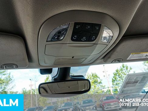 Used 2022 Chrysler Pacifica Touring-L image 41