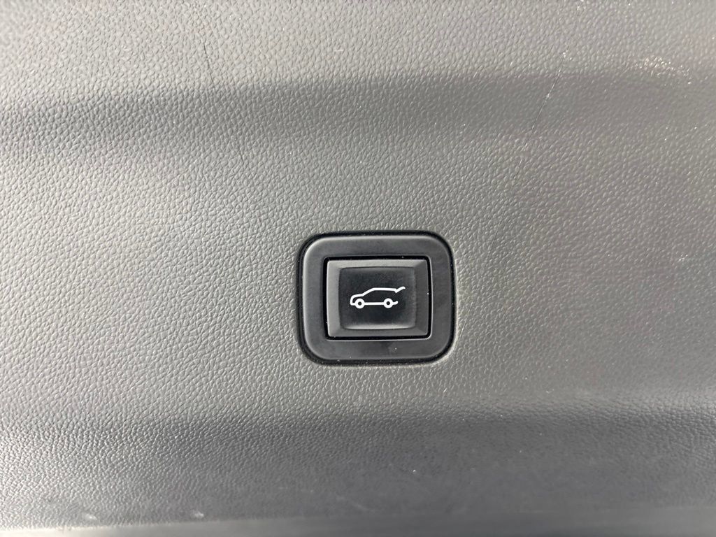 Used 2022 Chevrolet Suburban LT AWD/4WD image 56