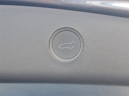 Used 2023 Tesla Model 3 Standard Range image 10