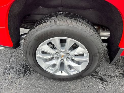 Used 2025 Chevrolet Silverado 1500 Custom image 18