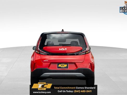 Used 2023 Kia Soul LX w/ LX Technology Package FWD image 4