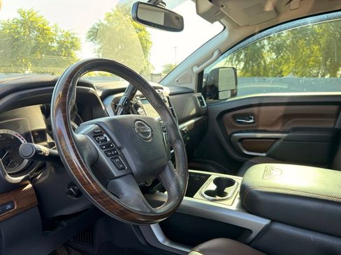 Used 2017 Nissan Titan Platinum Reserve AWD/4WD image 8