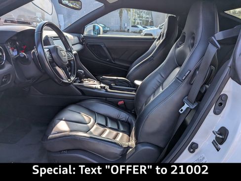 Used 2021 Nissan GT-R Premium image 18