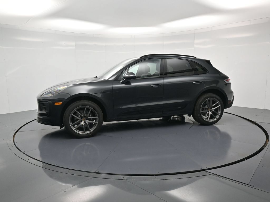 Certified 2026 Porsche Macan AWD/4WD image 2