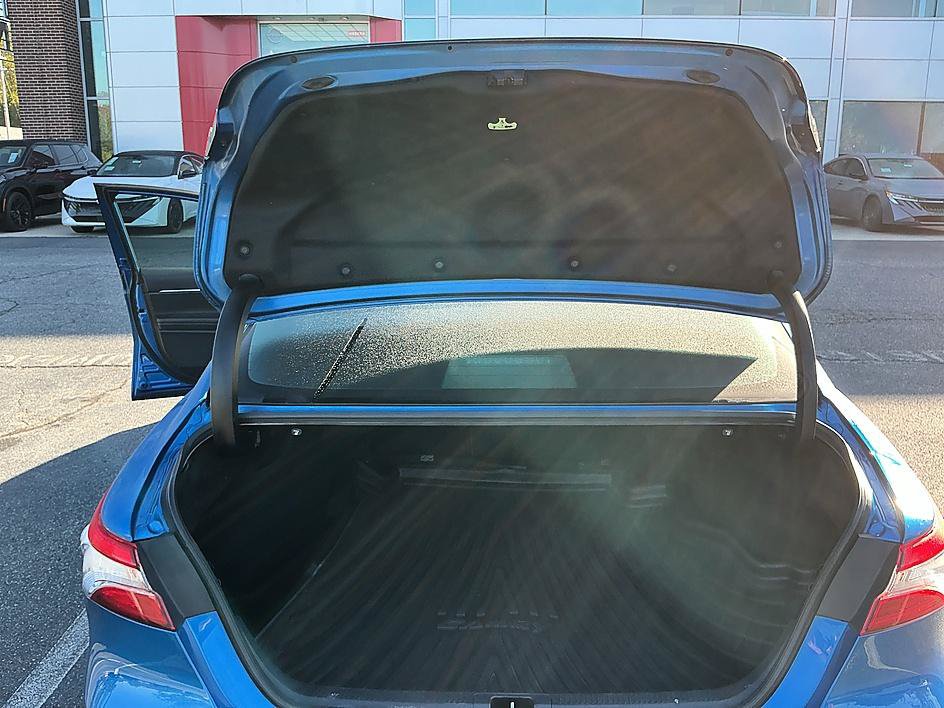Used 2020 Toyota Camry LE FWD image 22
