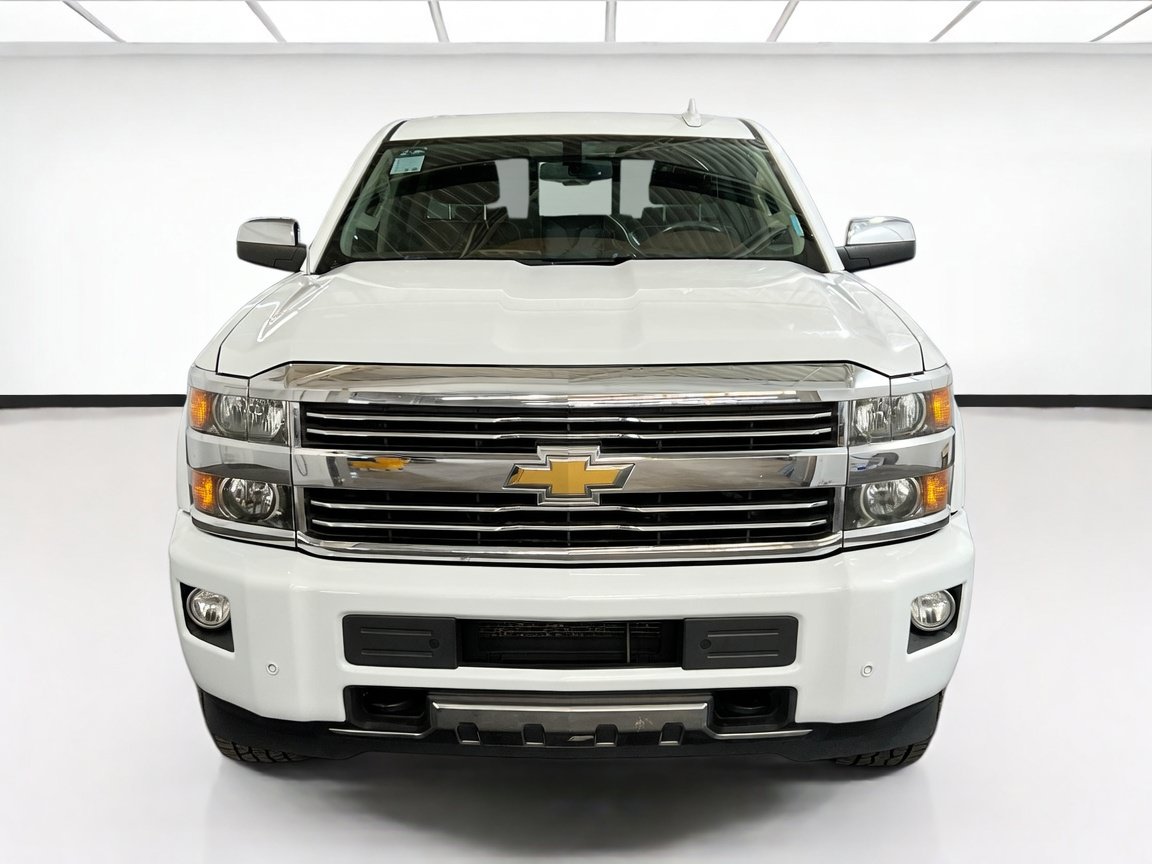 Used 2015 Chevrolet Silverado 2500 High Country AWD/4WD image 2