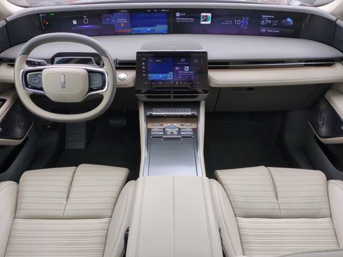 Used 2025 Lincoln Nautilus Reserve image 15