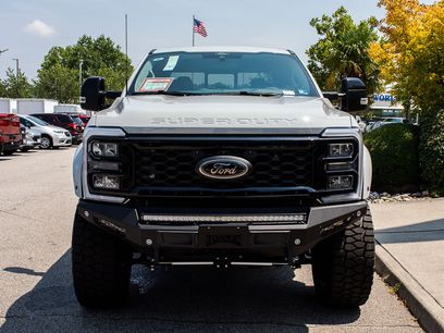 New 2026 Ford F250 Lariat w/ Black Appearance Package