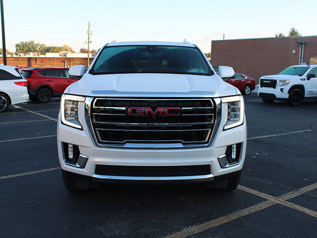 Used 2021 GMC Yukon SLT w/ SLT Premium Package AWD/4WD image 3