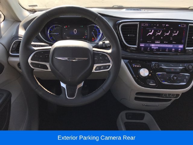 Used 2024 Chrysler Pacifica Limited FWD image 7