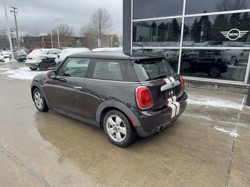 Used 2015 MINI Cooper 2-Door Hardtop image 3