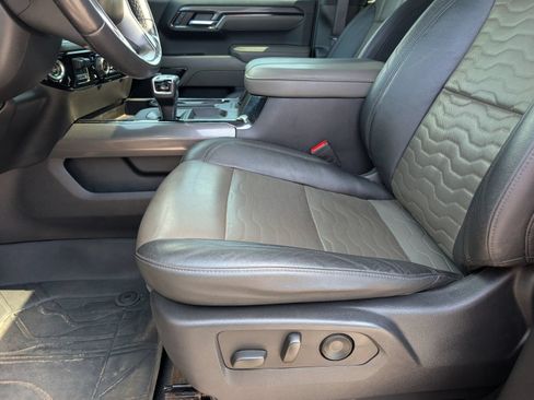 Used 2023 Chevrolet Silverado 1500 ZR2 w/ Technology Package AWD/4WD image 8
