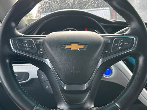 Used 2019 Chevrolet Bolt Premier w/ Infotainment Package image 36