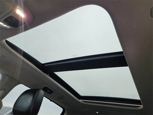 Used 2020 Chrysler Pacifica Limited image 19