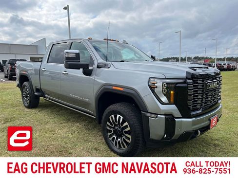 Used 2025 GMC Sierra 2500 Denali Ultimate image 1