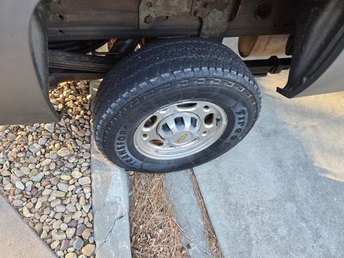 Used 2008 Chevrolet Silverado 2500 LT w/ 1LT Convenience Package image 11
