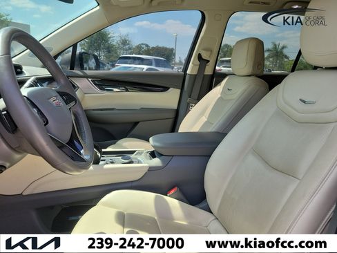 Used 2021 Cadillac XT6 Premium Luxury image 17