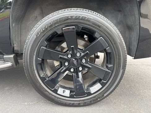 Used 2015 Chevrolet Tahoe LTZ AWD/4WD image 19
