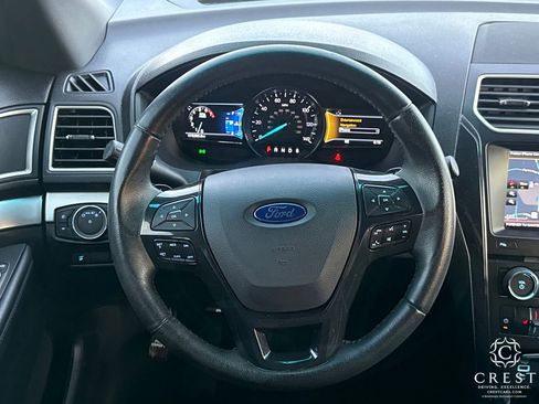 Used 2016 Ford Explorer XLT w/ Equipment Group 202A image 16