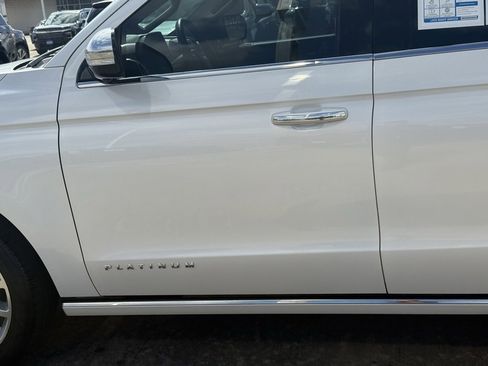 Used 2019 Ford Expedition Platinum image 18