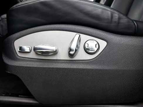 Used 2024 Porsche Macan image 25